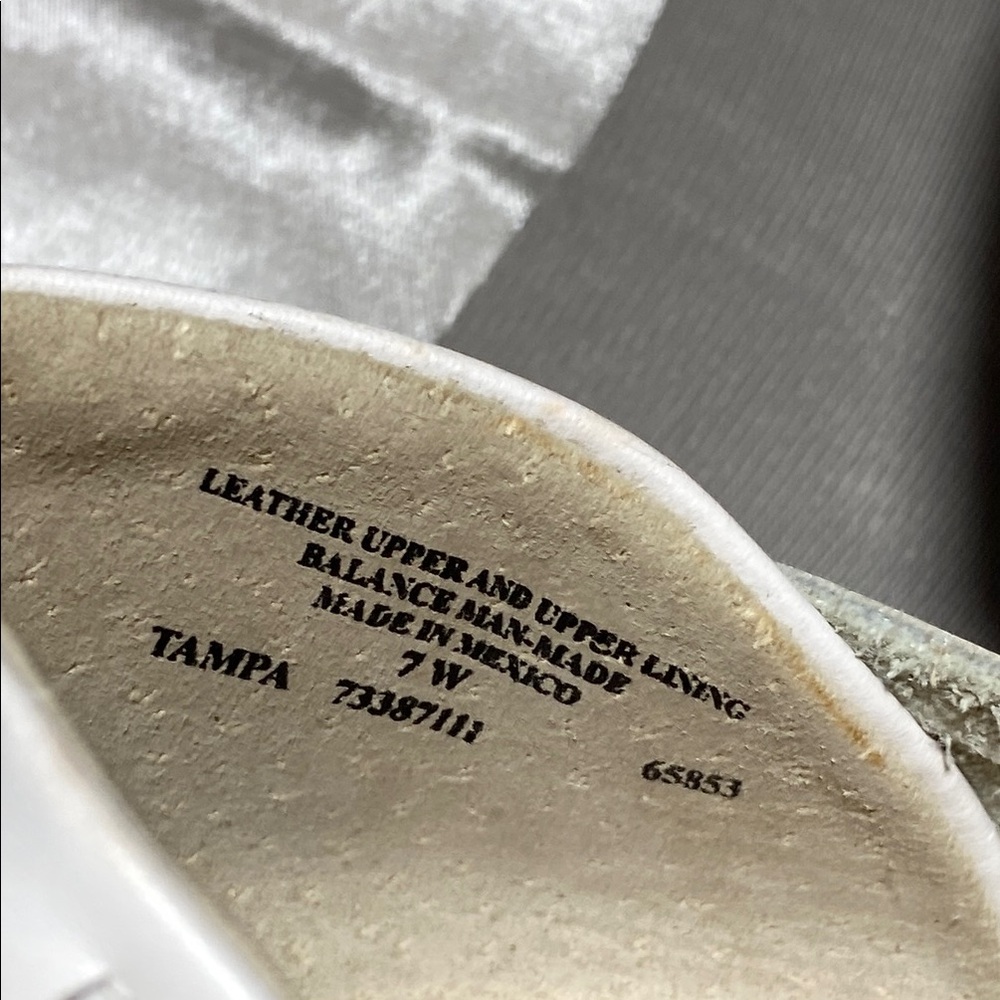 Footsmart Women's Woven Leather White Huaraches Sandals - Picture 6 of 6